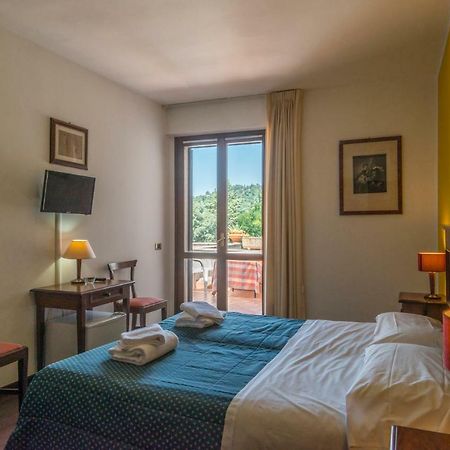 Hotel Le Rocce Маджоне Екстериор снимка