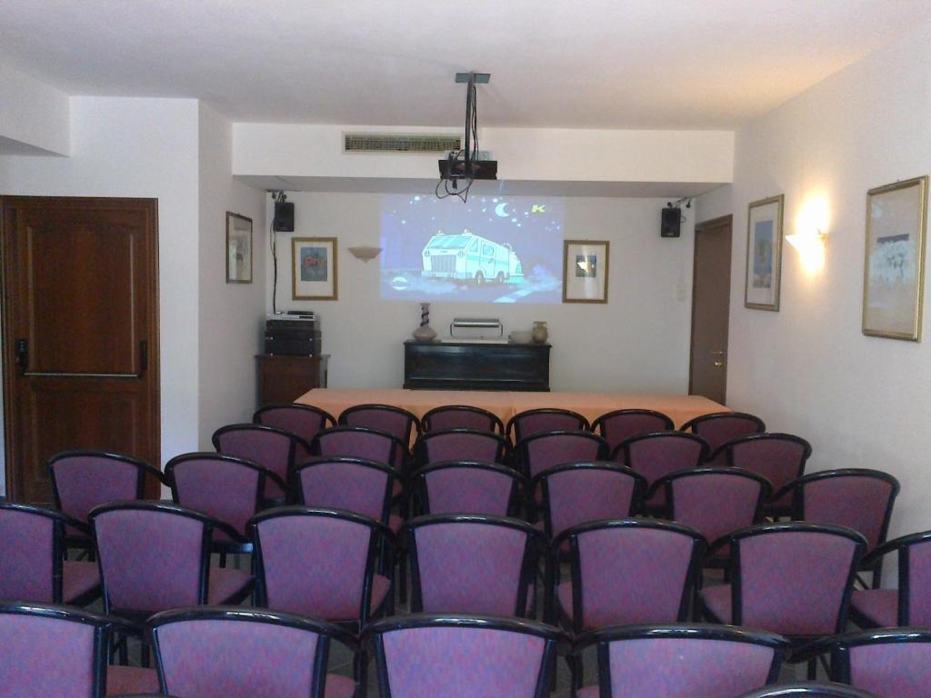 Hotel Le Rocce Маджоне Екстериор снимка