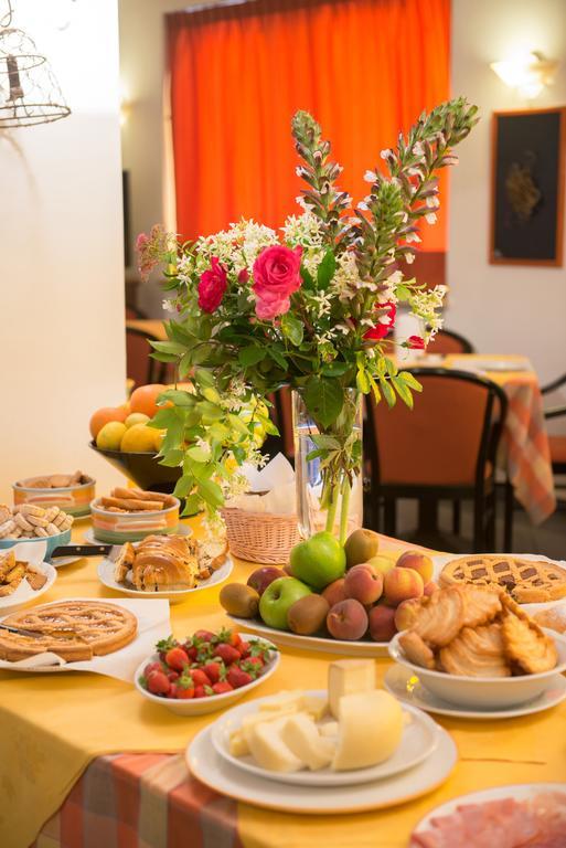 Hotel Le Rocce Маджоне Екстериор снимка