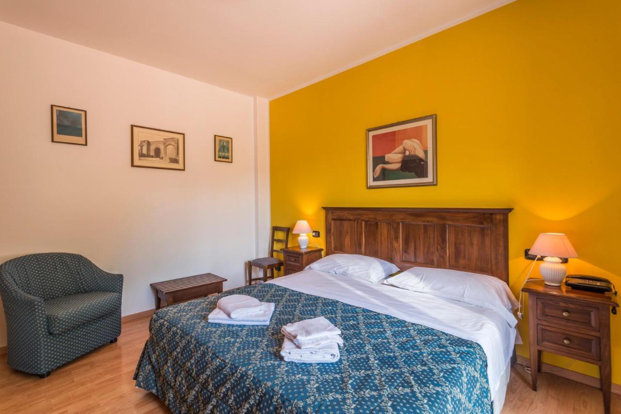 Hotel Le Rocce Маджоне Екстериор снимка