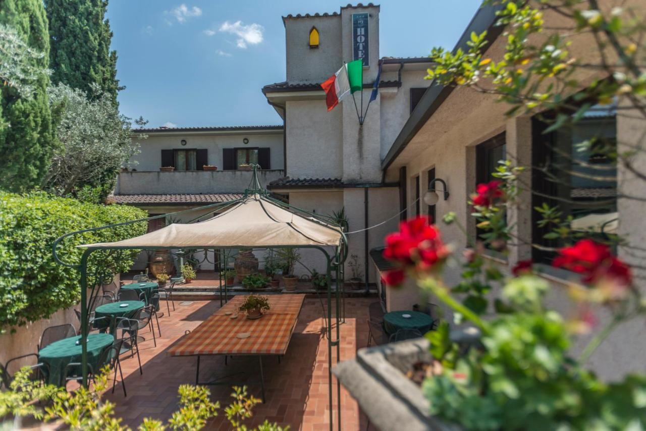 Hotel Le Rocce Маджоне Екстериор снимка