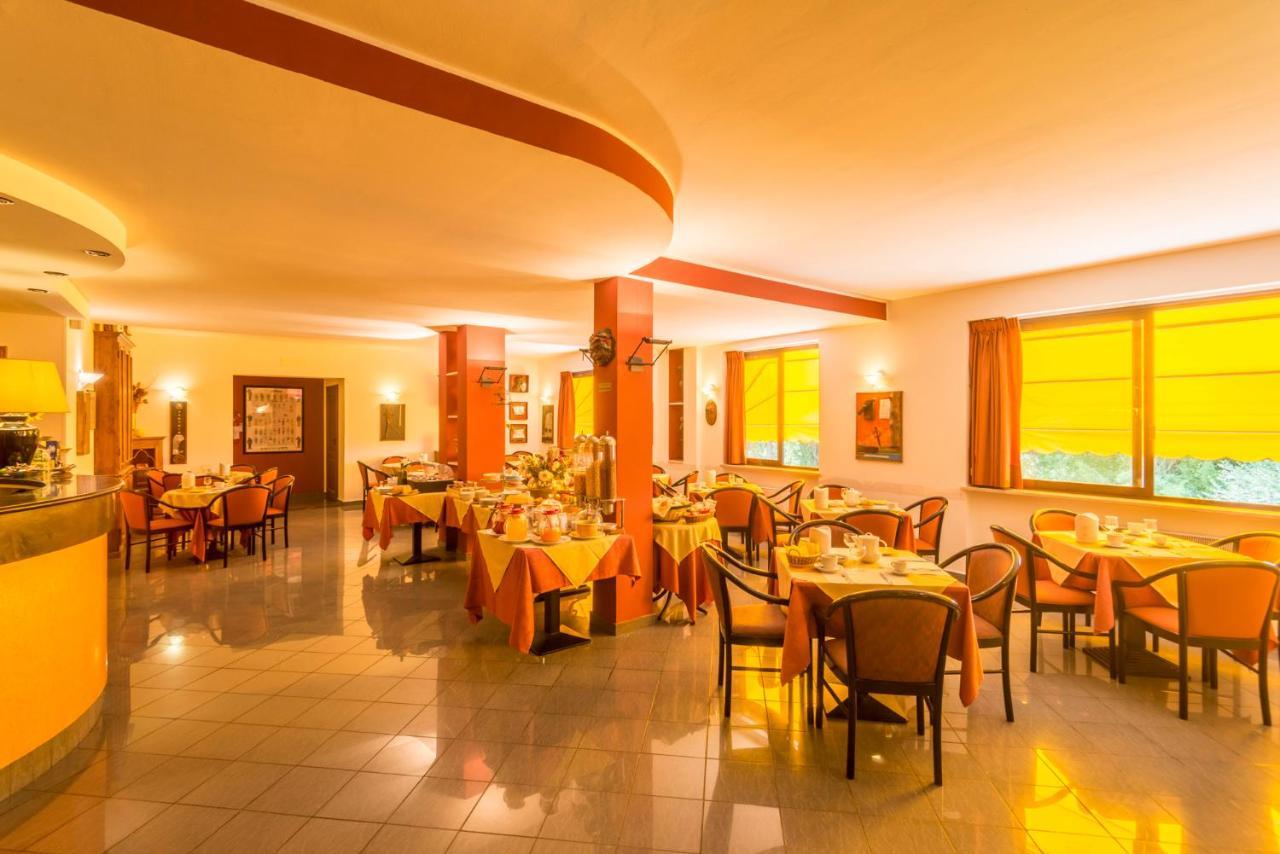 Hotel Le Rocce Маджоне Екстериор снимка