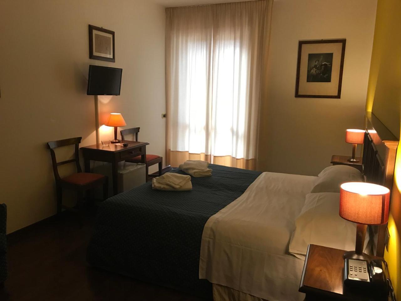 Hotel Le Rocce Маджоне Екстериор снимка