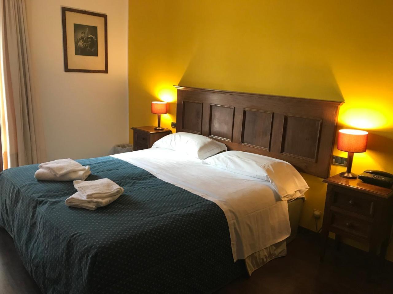 Hotel Le Rocce Маджоне Екстериор снимка