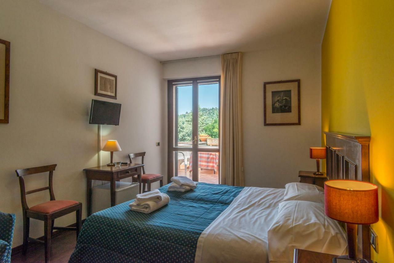 Hotel Le Rocce Маджоне Екстериор снимка
